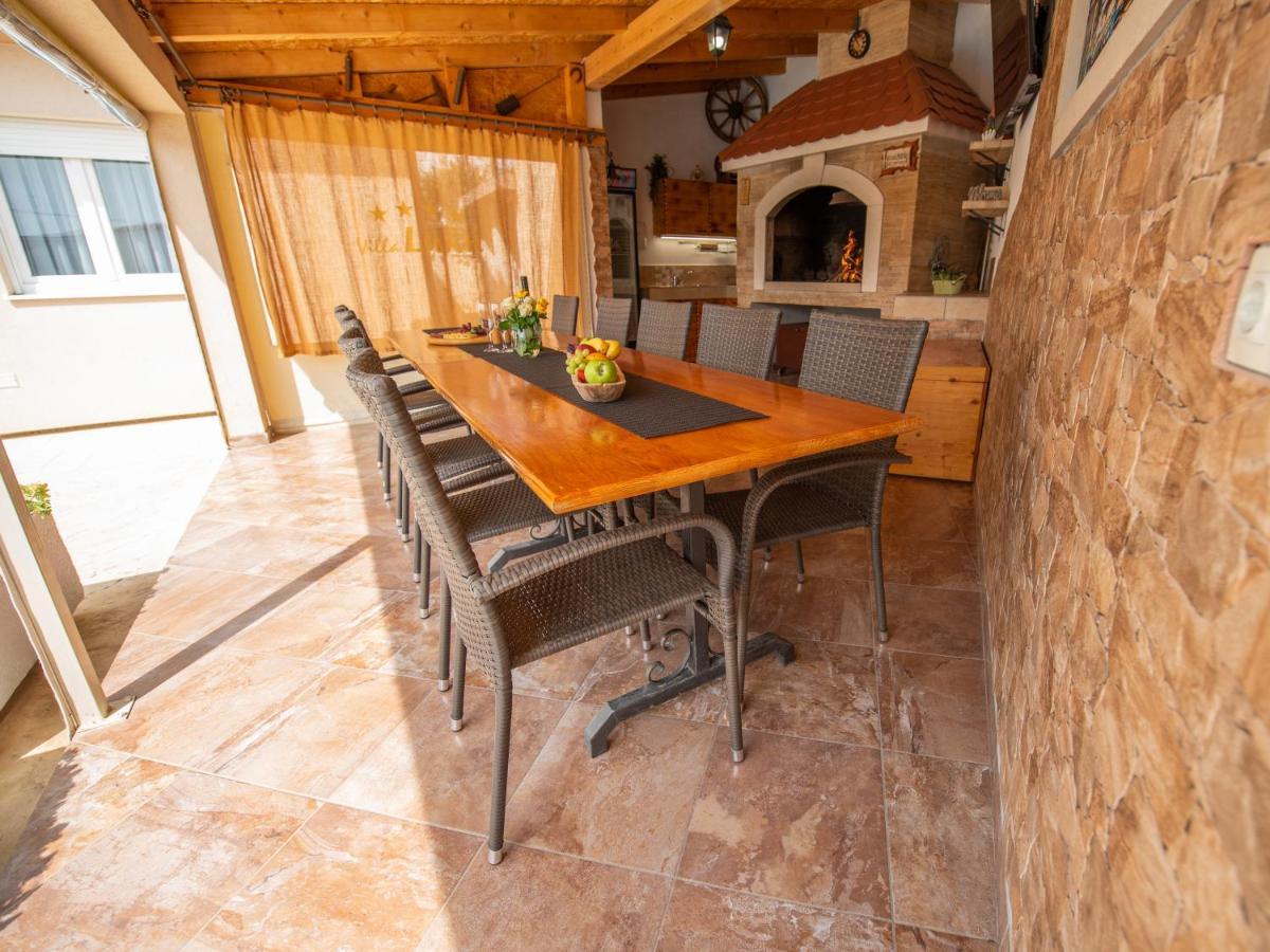 Beautiful Holiday Home "Villa Luka" Kastel Stafilic Exterior photo