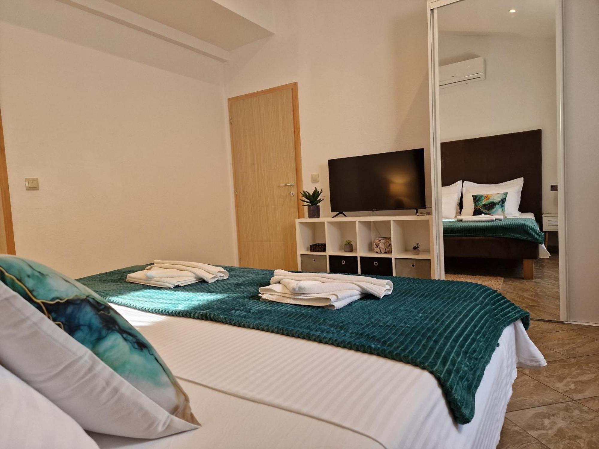 Beautiful Holiday Home "Villa Luka" Kastel Stafilic Exterior photo