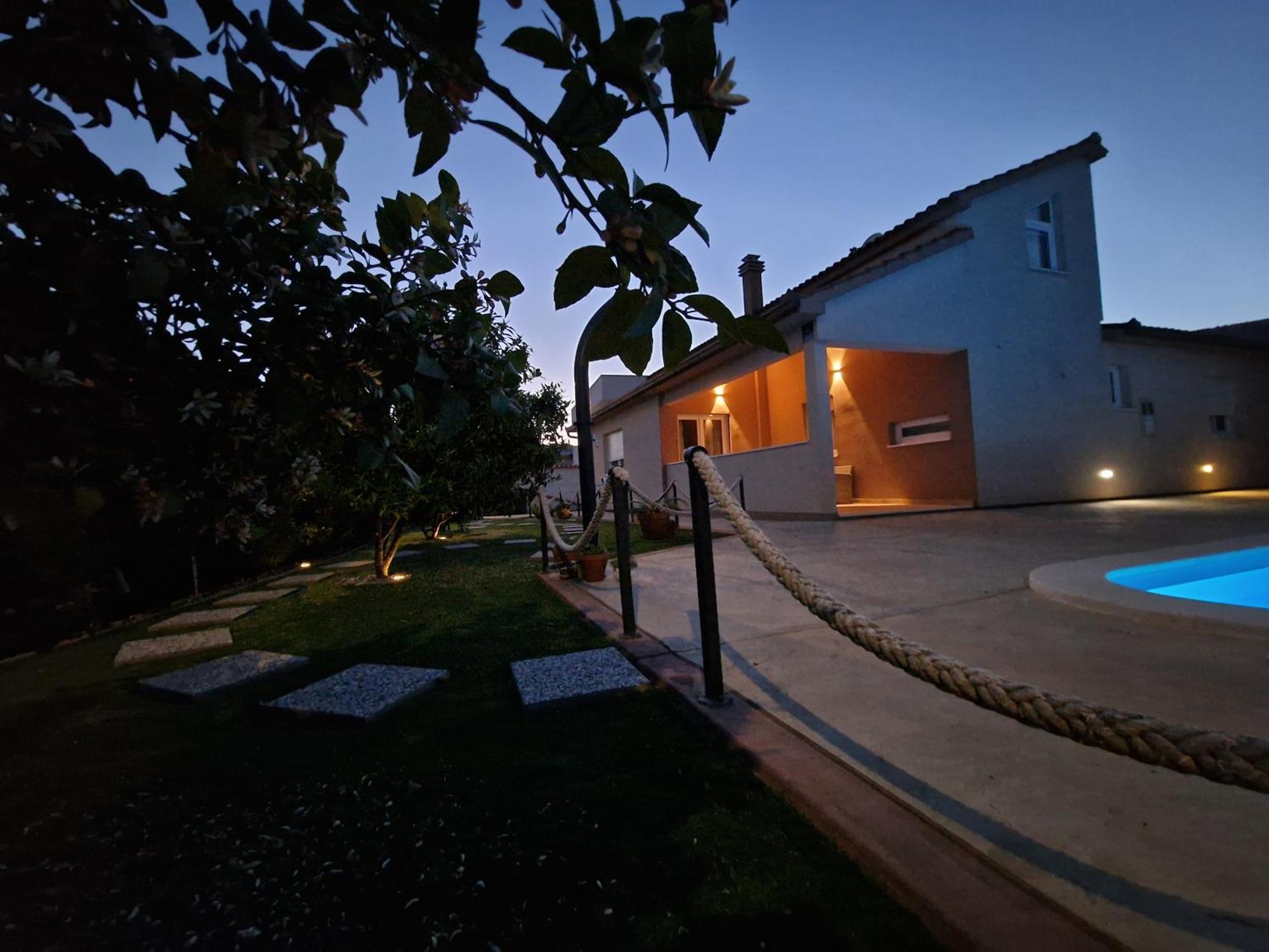 Beautiful Holiday Home "Villa Luka" Kastel Stafilic Exterior photo